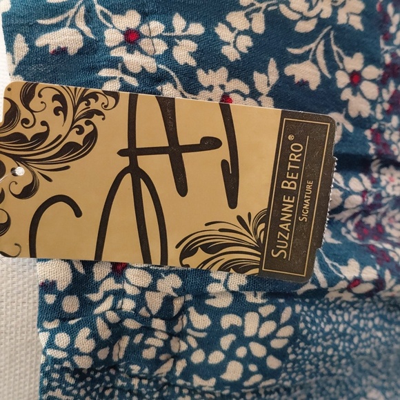 Suzanne Betro Blue Floral Blouse - Picture 2 of 6